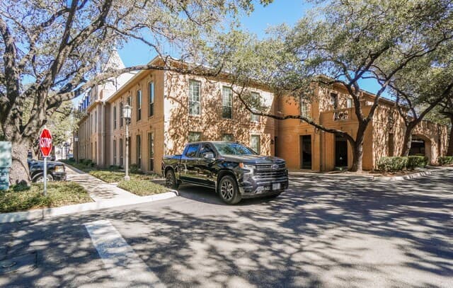 2-bedroom rental at 7711 Broadway Unit 11 C in San Antonio TX