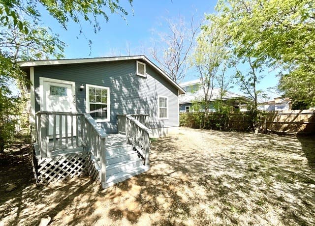2-bedroom rental at 710 Virginia Blvd in San Antonio, TX — photo 2