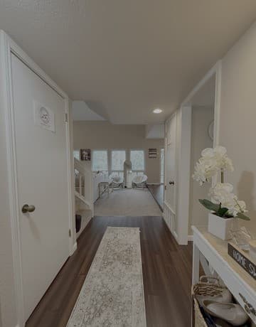 2639 Country Square — photo 2