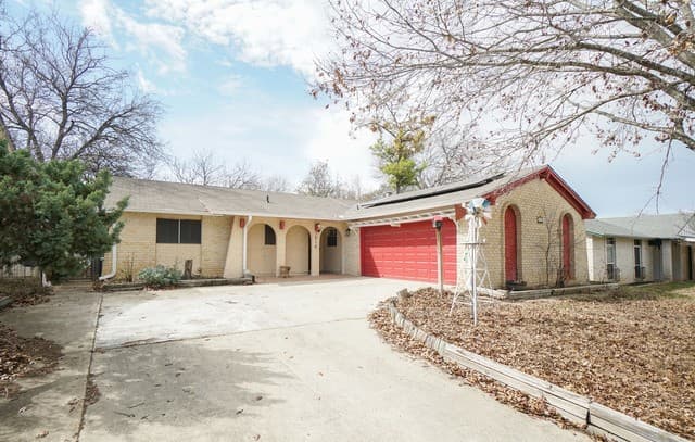 7610 Meadow Green — photo 2