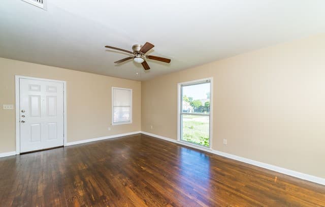 418 Bailey — photo 3