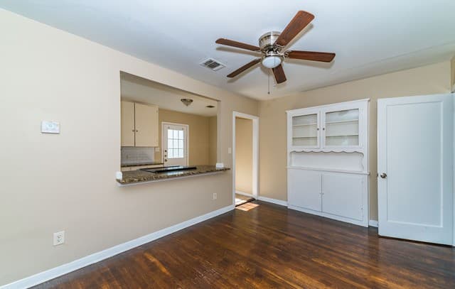 418 Bailey — photo 5