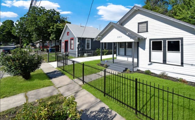 823 Palmetto — photo 2