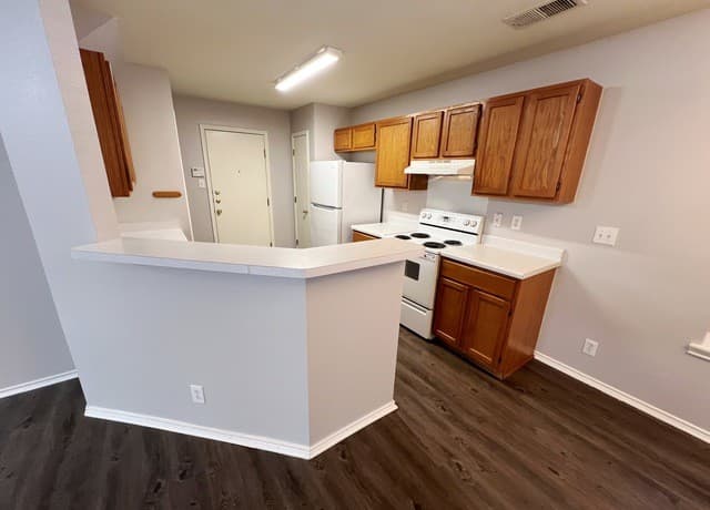 9010 Arch Bridge — photo 5