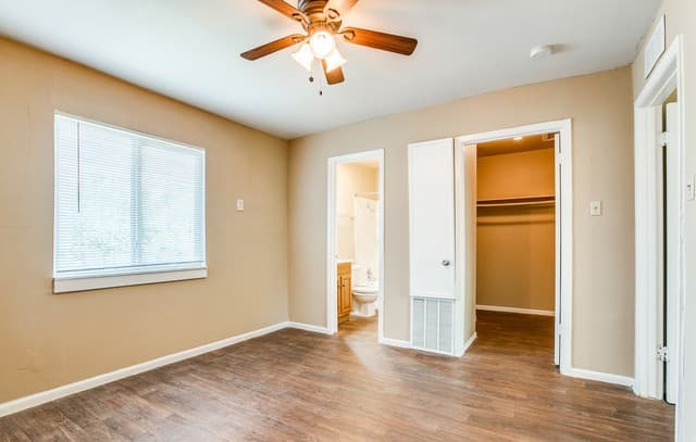 1-bedroom rental at 216 Lucas Unit 2 in San Antonio, TX — photo 3