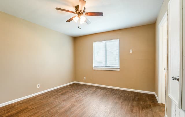 1-bedroom rental at 216 Lucas Unit 2 in San Antonio, TX — photo 4