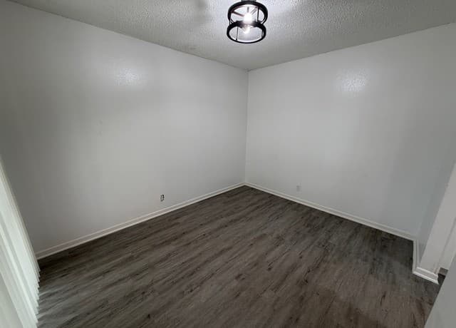 6805 Neston Dr — photo 4