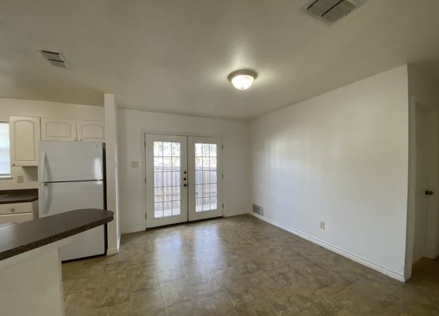 119 Smith Unit B — photo 2