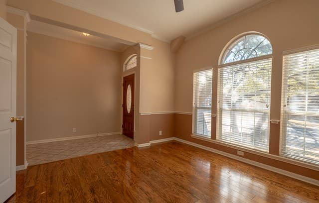 1111 Crystal Spring — photo 3