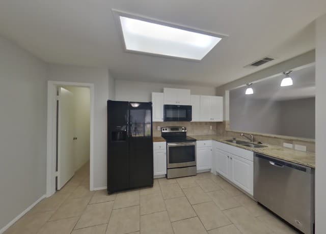 7606 Chatsworth — photo 3