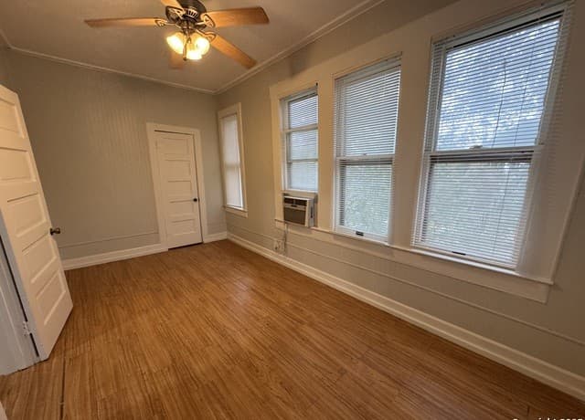 407 E Locust Unit 5 — photo 4