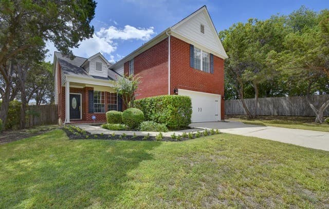 16 Claybrook — photo 2