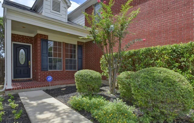 16 Claybrook — photo 3