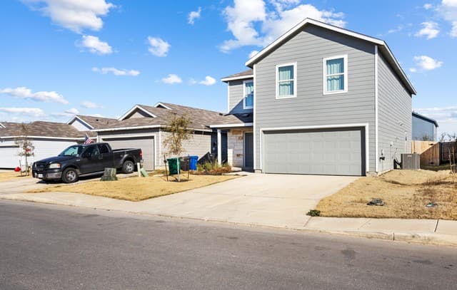 1347 Neria Loop — photo 2