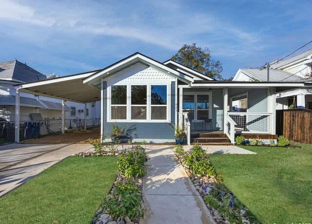 827 Leal St — photo 2