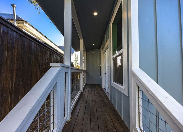 827 Leal St — photo 3