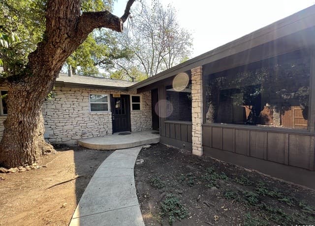 2605 Old Moss Rd — photo 1