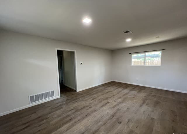 2605 Old Moss Rd — photo 4