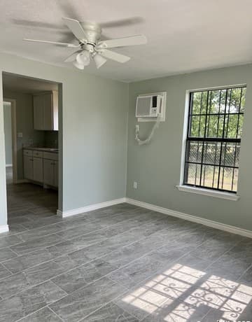 1218 Nw 23rd St Unit 2 — photo 1