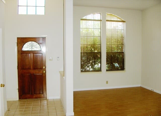 6427 Lost Holly — photo 4