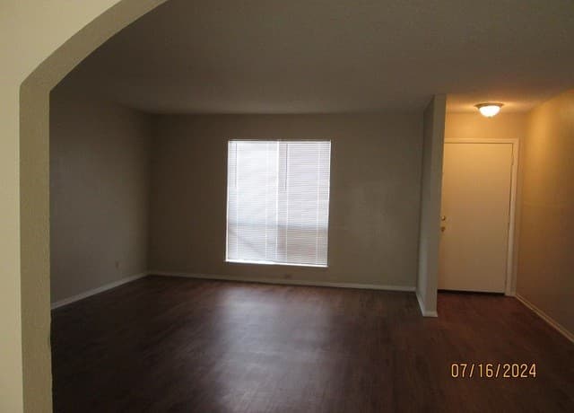 4431 Myrna Dr — photo 5