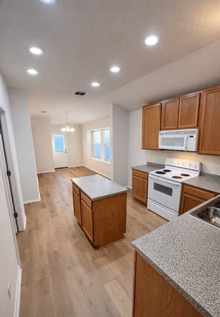 10354 Oakwood Crest — photo 4