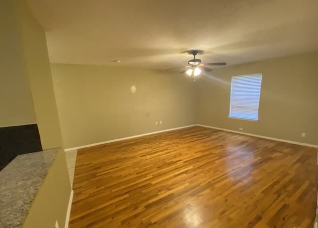 1-bedroom rental at 211 Natalen Ave Unit 204 in San Antonio TX