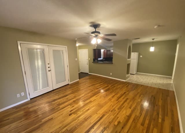 1-bedroom rental at 211 Natalen Ave Unit 204 in San Antonio, TX — photo 2