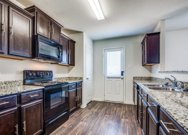 6528 Chevler Pass — photo 2