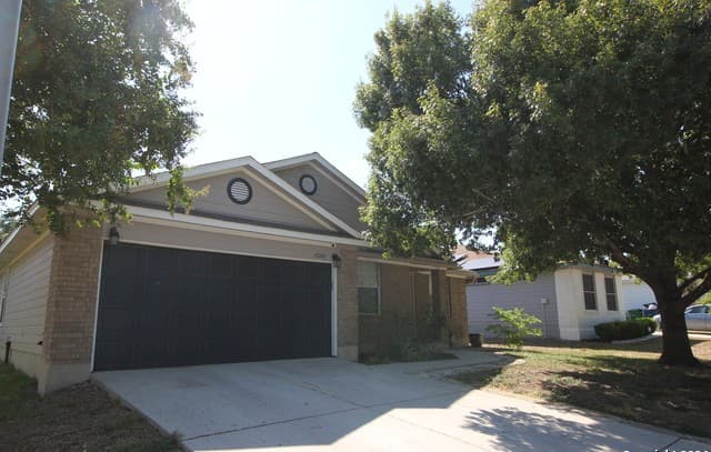 15247 Kamary Ln — photo 2