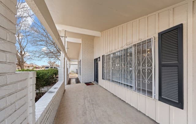 4402 Seabreeze Dr — photo 4