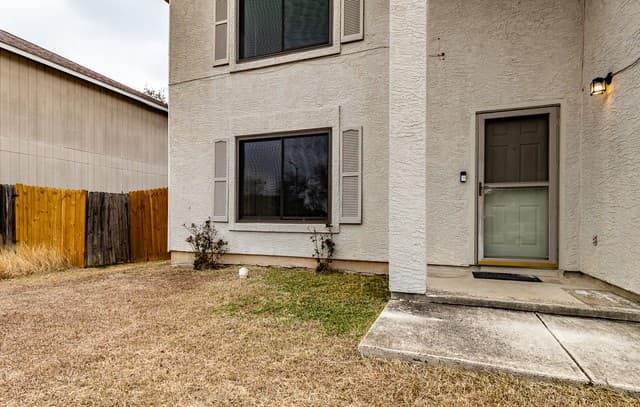 9227 Bowen Dr — photo 4