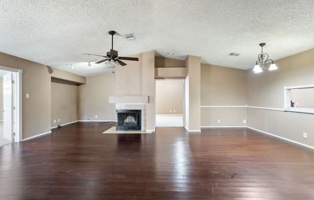 10315 Country Green — photo 3