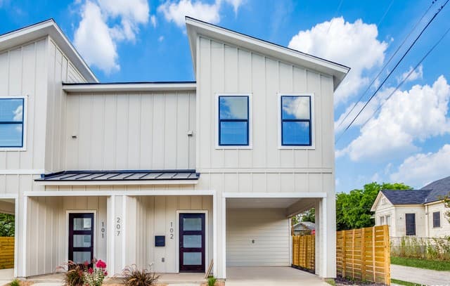 207 Gravel B St Unit 102 — photo 3