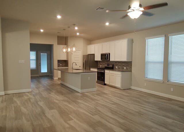 2407 Greystone Landing — photo 4