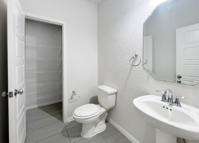 2430 Castello Way — photo 5