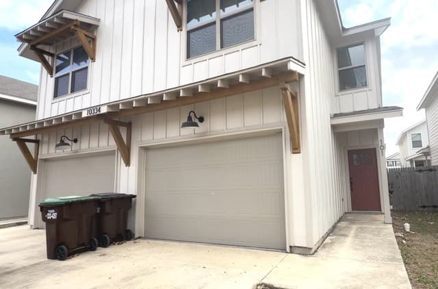 10334 Lynwood Branch Unit 101 — photo 1