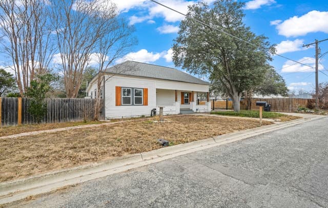 1301 Avenue K — photo 3