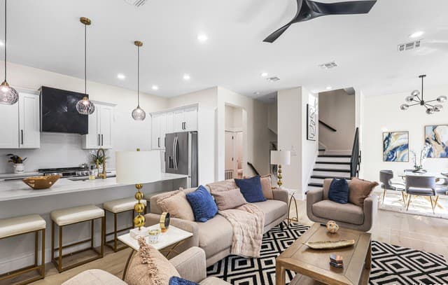 1021 S Hackberry Unit 201 — photo 2