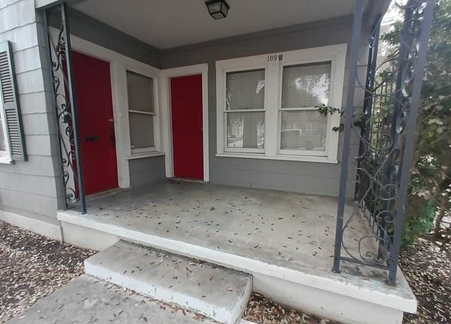 2-bedroom rental at 109 Norwood Unit 1 in San Antonio, TX — photo 2