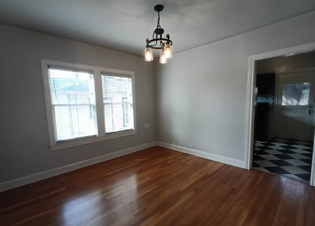 2-bedroom rental at 109 Norwood Unit 1 in San Antonio, TX — photo 5