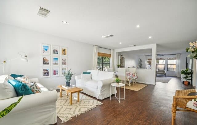 39 Longleaf Coral — photo 5