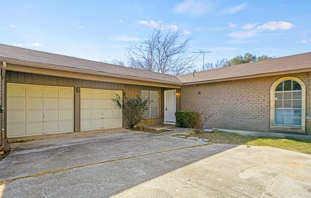 611 Jamie Sue — photo 2