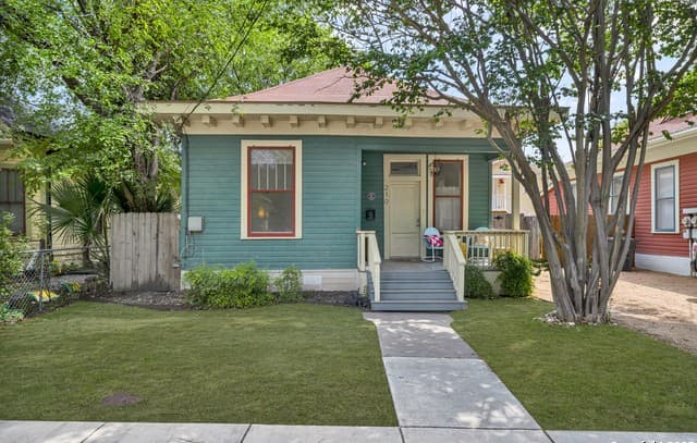 210 Sadie — photo 1