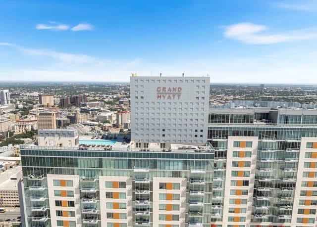 610 E Market Unit 2606 — photo 5