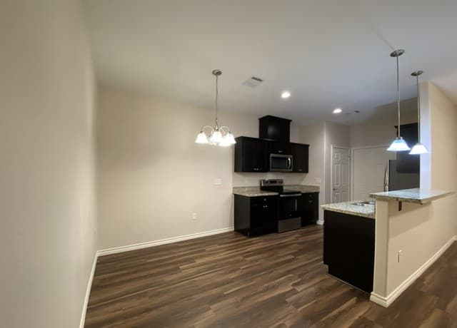 629 Commerce — photo 2