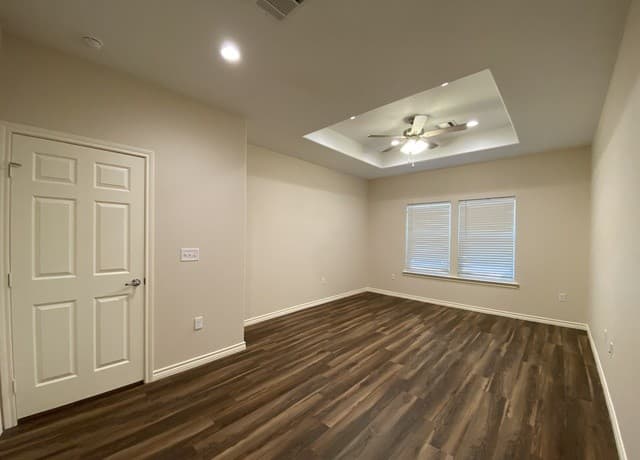 629 Commerce — photo 5