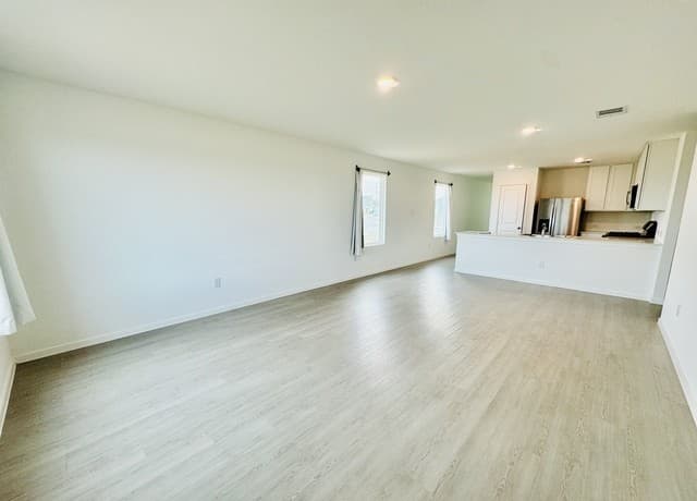 580 Kathleen Pike — photo 3