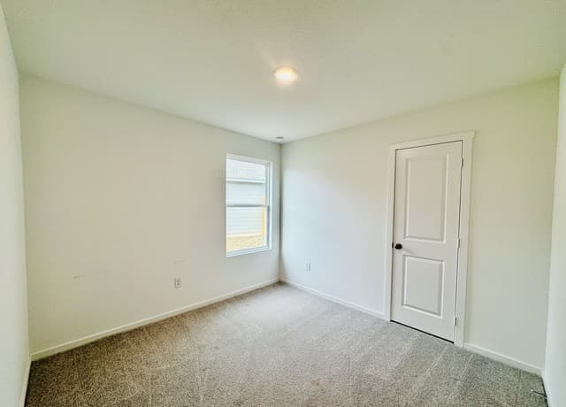 580 Kathleen Pike — photo 4