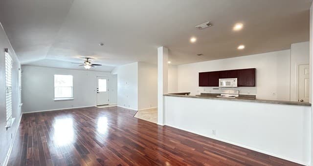 9422 Fall Pass — photo 5